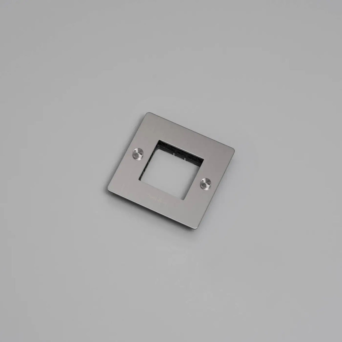 Plaque murale en métal pour prises, sans inserts, 1 à 4 postes, argenté
