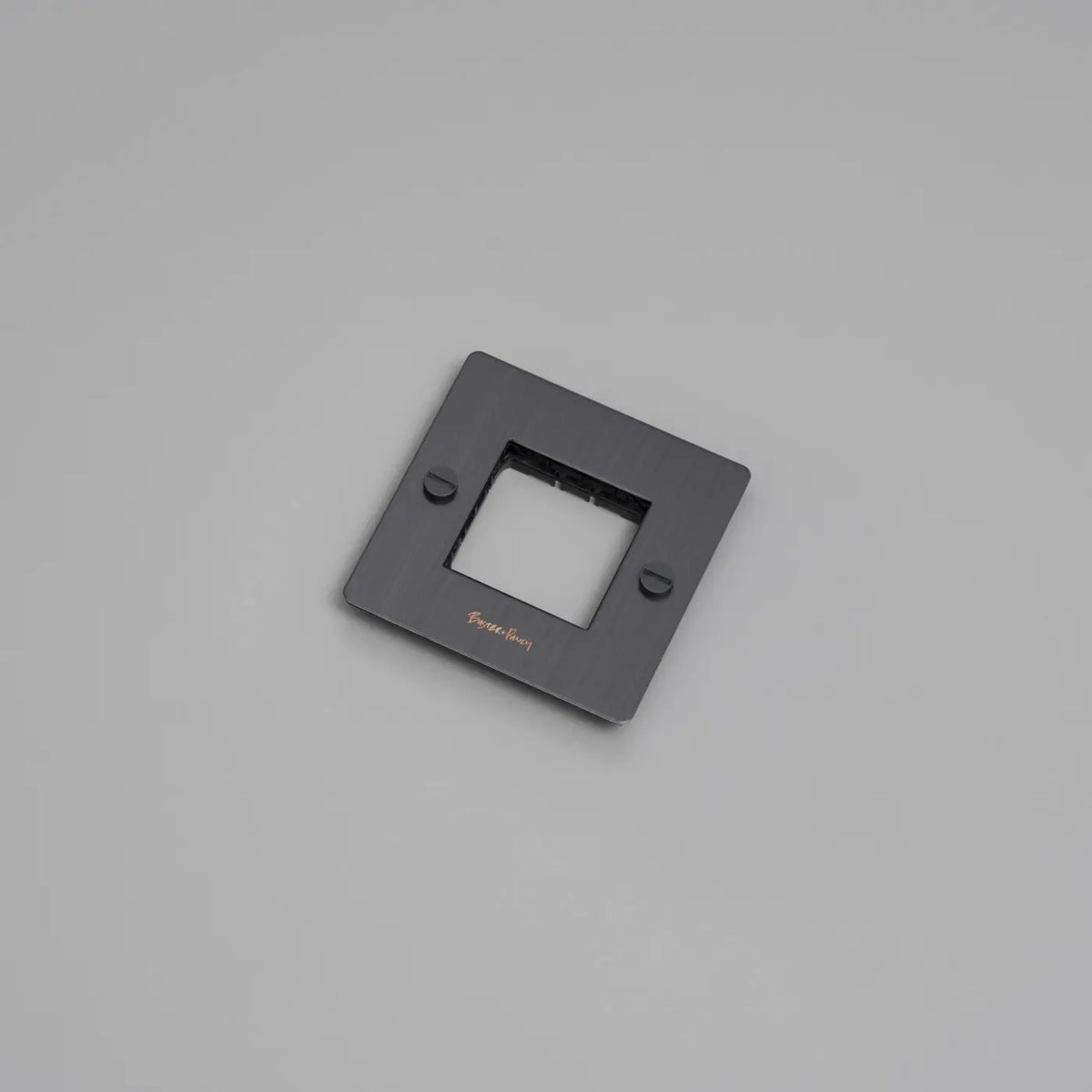 Plaque murale en métal pour prises, sans inserts, 1 à 4 postes, gris