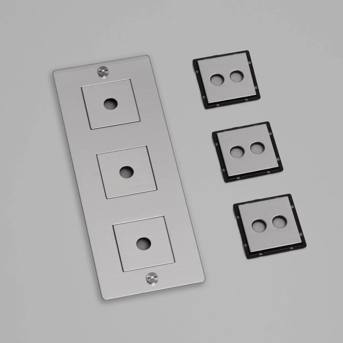 Plaque murale en métal avec inserts, 1 à 4 postes, pose libre, argenté