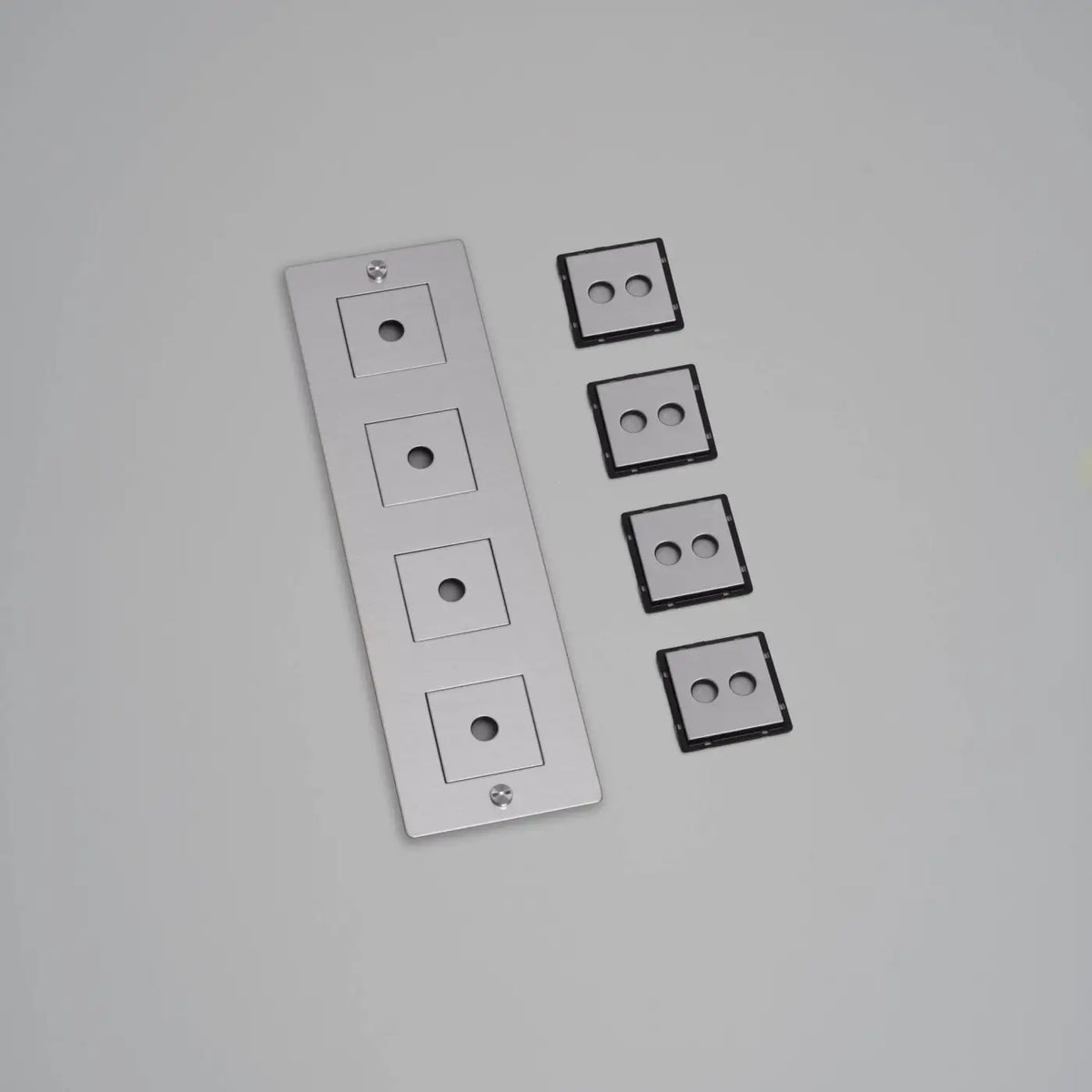 Plaque murale en métal avec inserts, 1 à 4 postes, pose libre, argenté