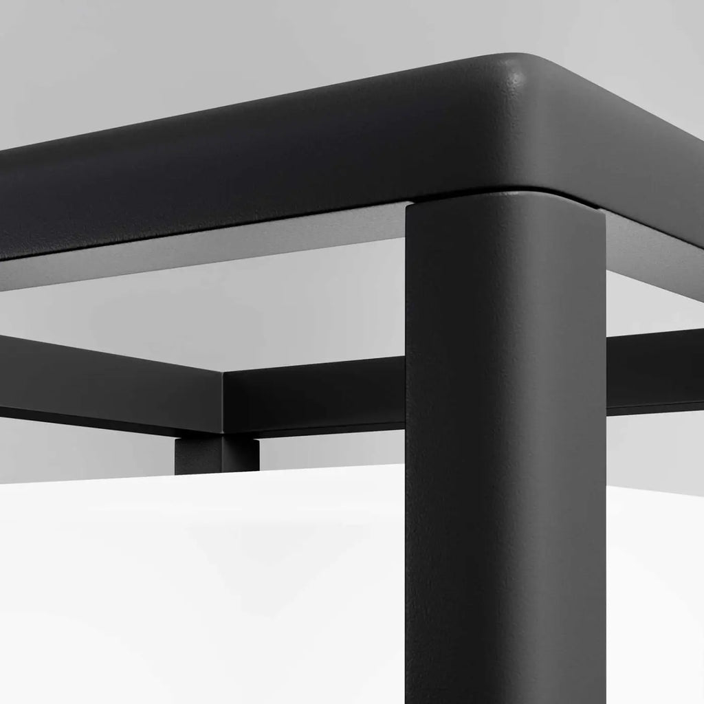Potelet extérieur compact à cadre ajouré en acier noir, IP65