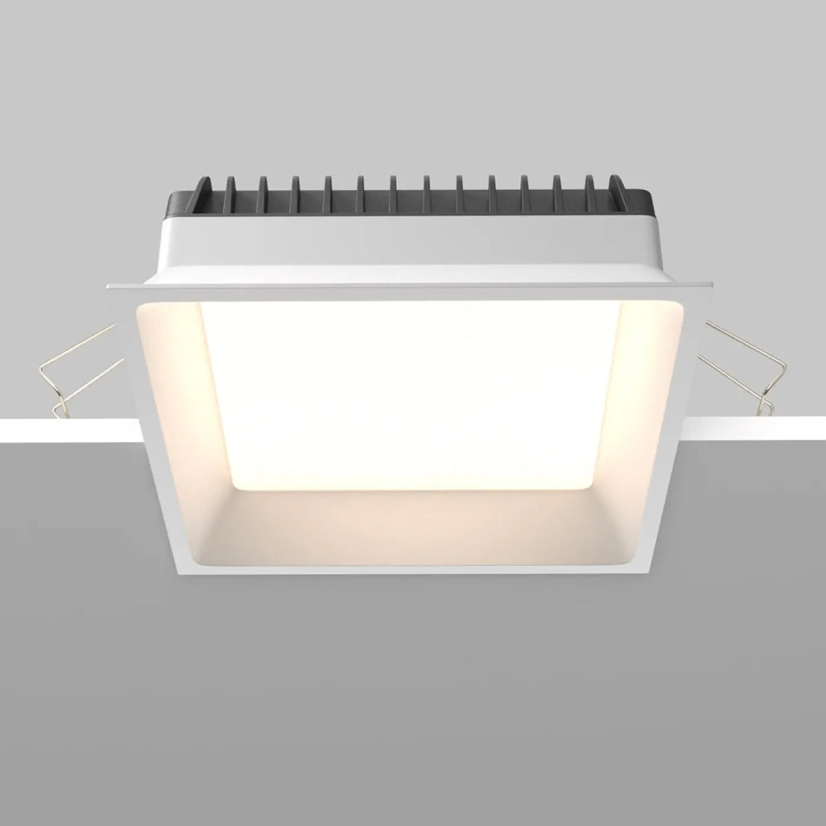 Spot encastrable LED panneau carré IP44, trois formats