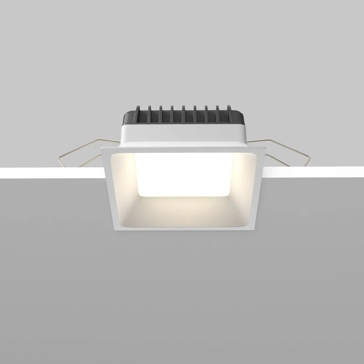 Spot encastrable LED panneau carré IP44, trois formats