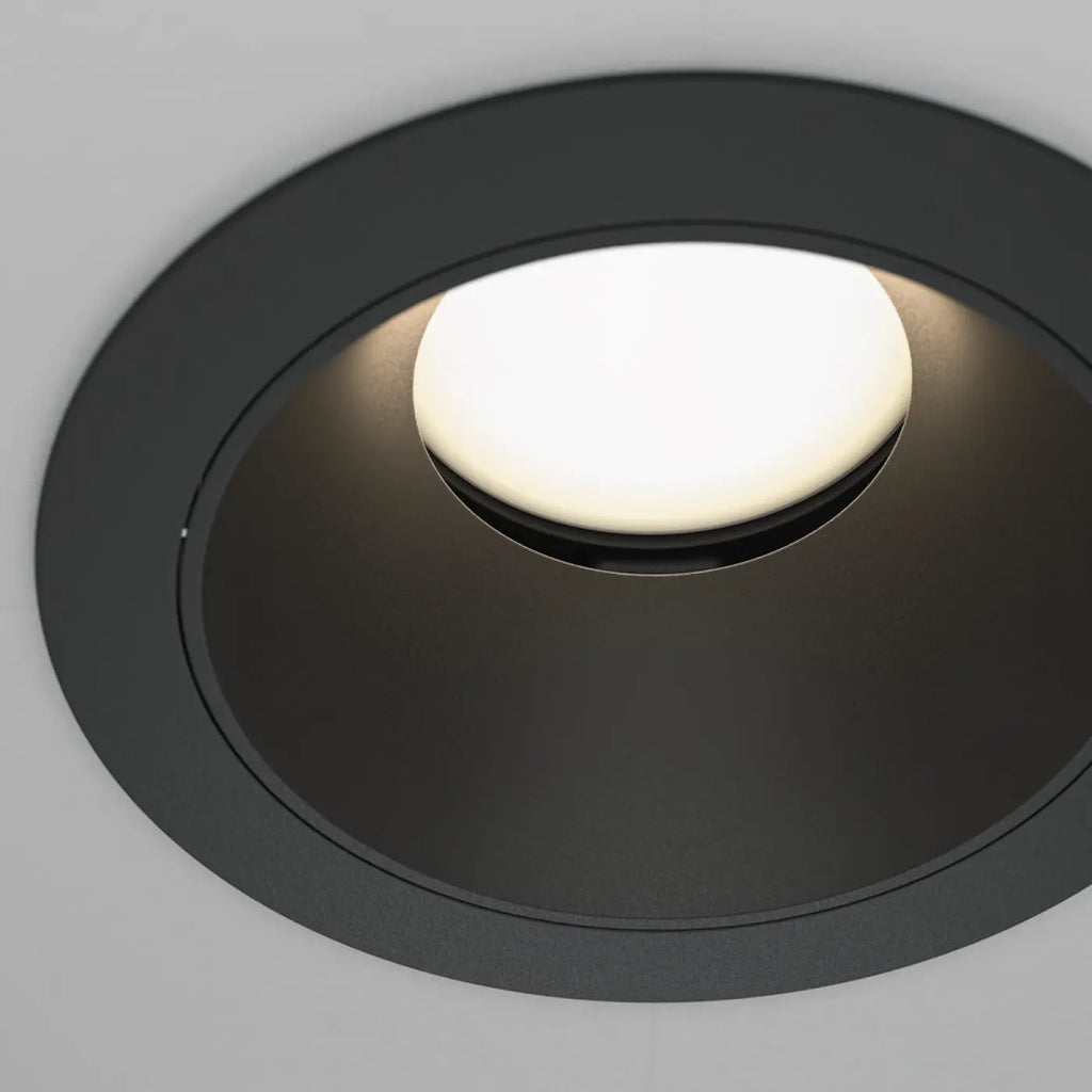 Spot encastré rond en acier avec enjoliveur, deux coloris
