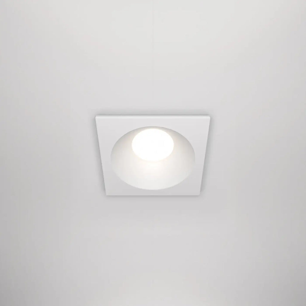 Spot encastrable carré étanche IP65 en acier, culot GU10