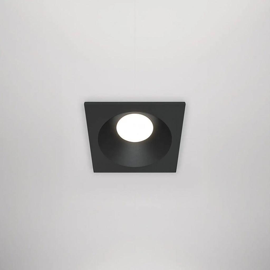 Spot encastrable carré étanche IP65 en acier, culot GU10