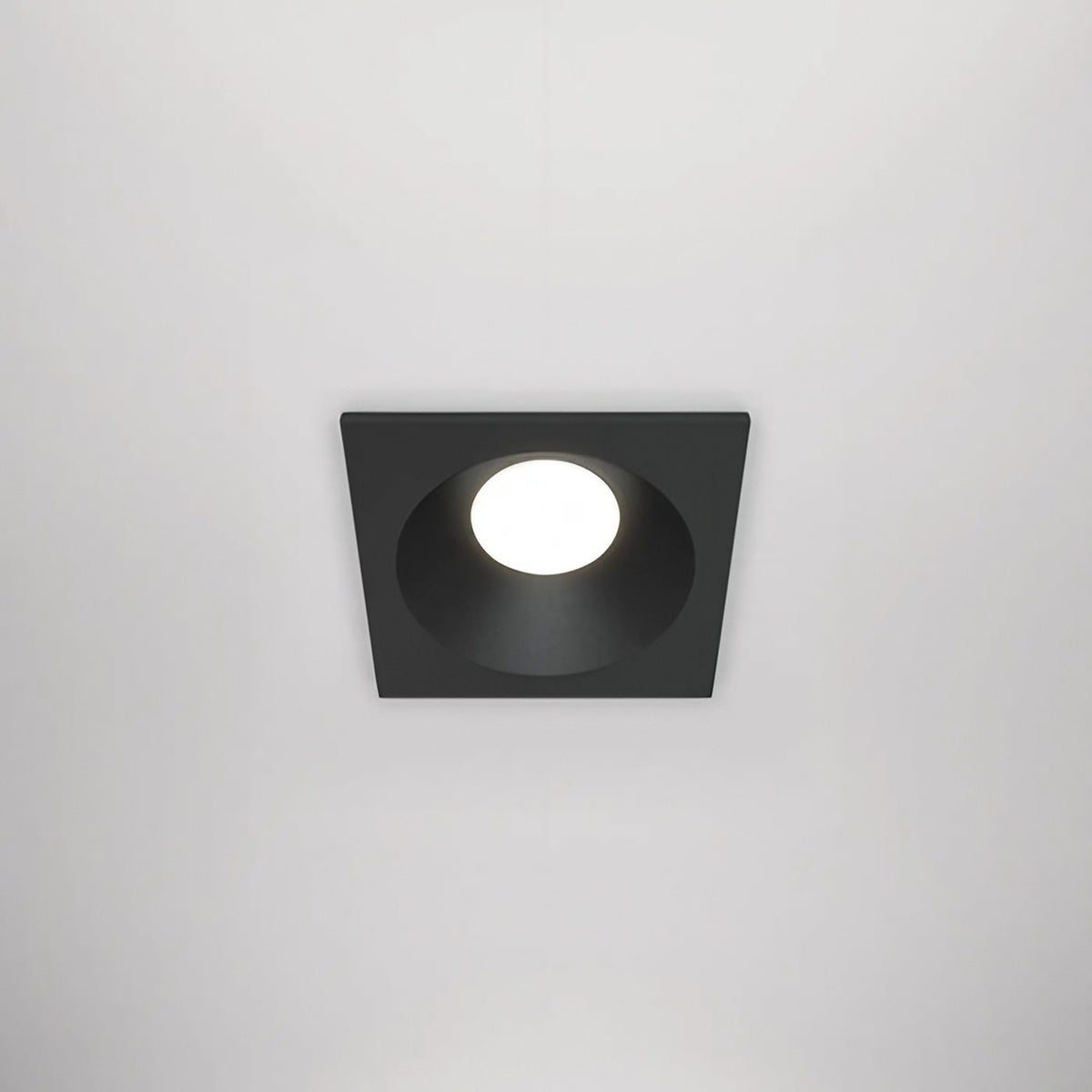 Spot encastrable carré étanche IP65 en acier, culot GU10