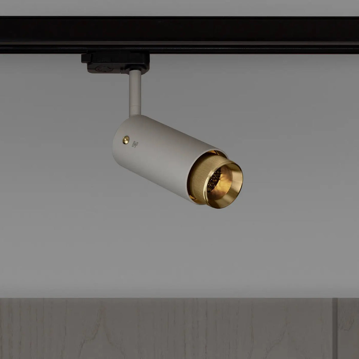 Spot sur rail orientable en aluminium, déflecteur gravé, GU10, doré