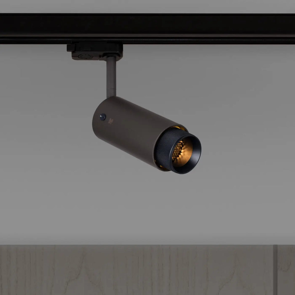 Spot sur rail orientable en aluminium, déflecteur gravé, GU10, noir