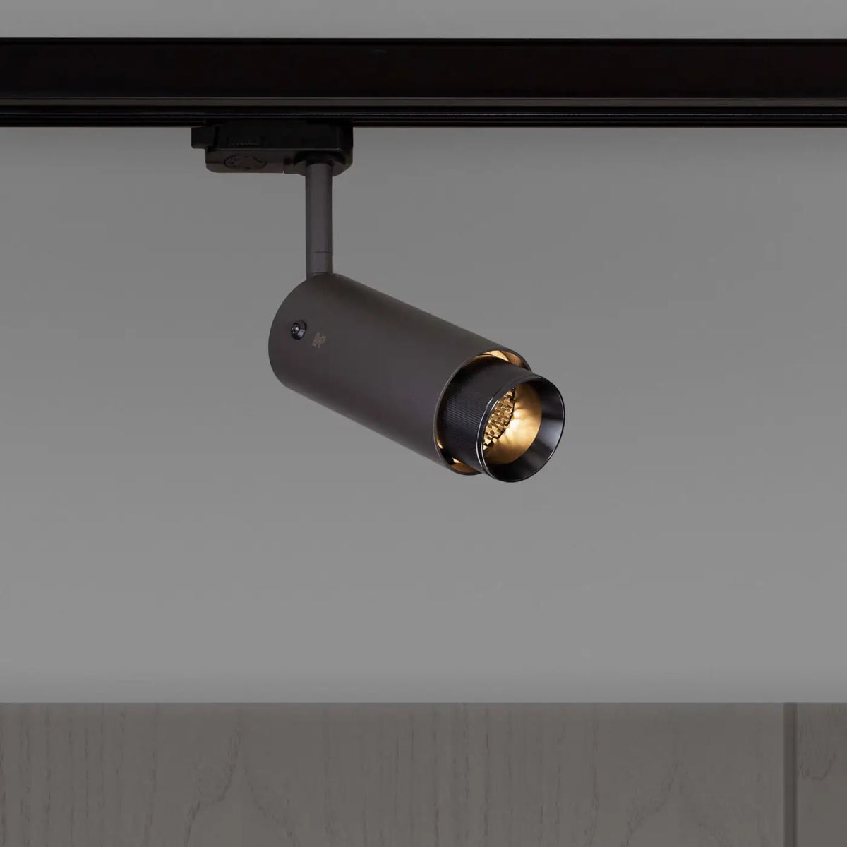 Spot sur rail orientable en aluminium, déflecteur gravé, GU10, gris