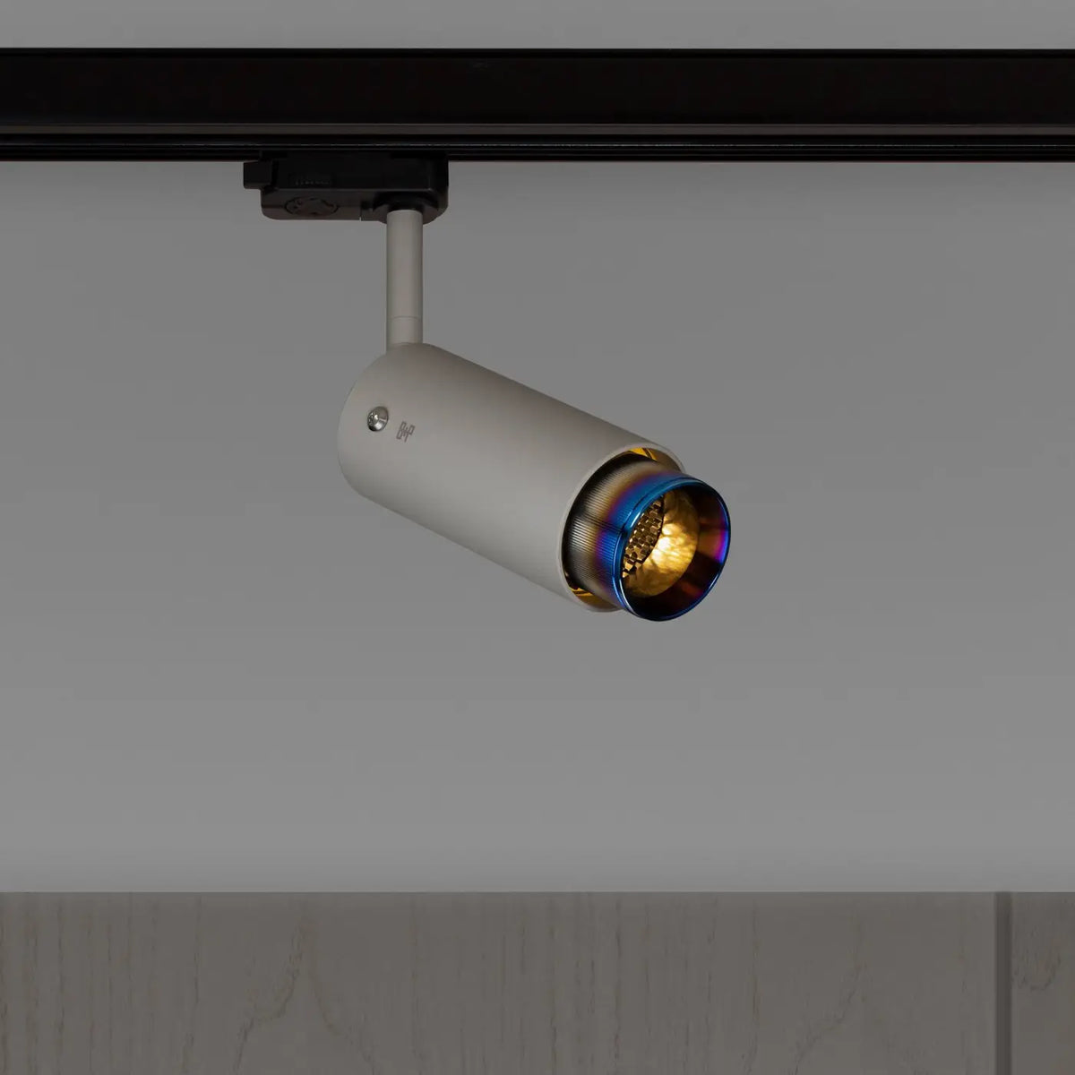 Spot sur rail orientable en aluminium, déflecteur gravé, GU10, multicolore