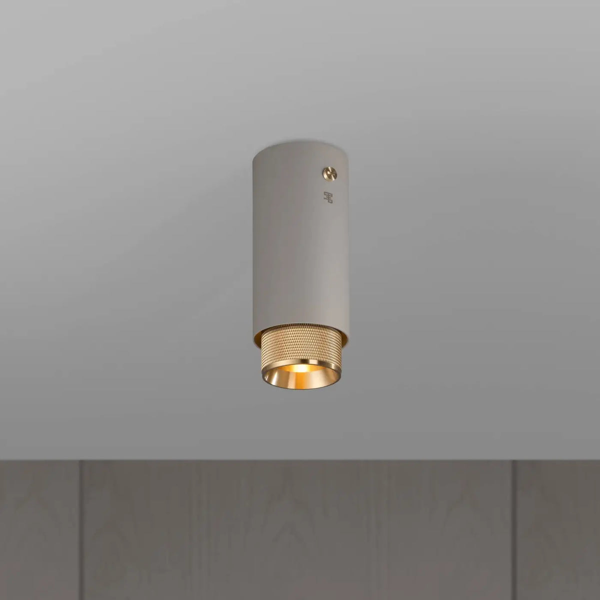 Spot de plafond fixe en saillie, cylindre en aluminium gravé, doré