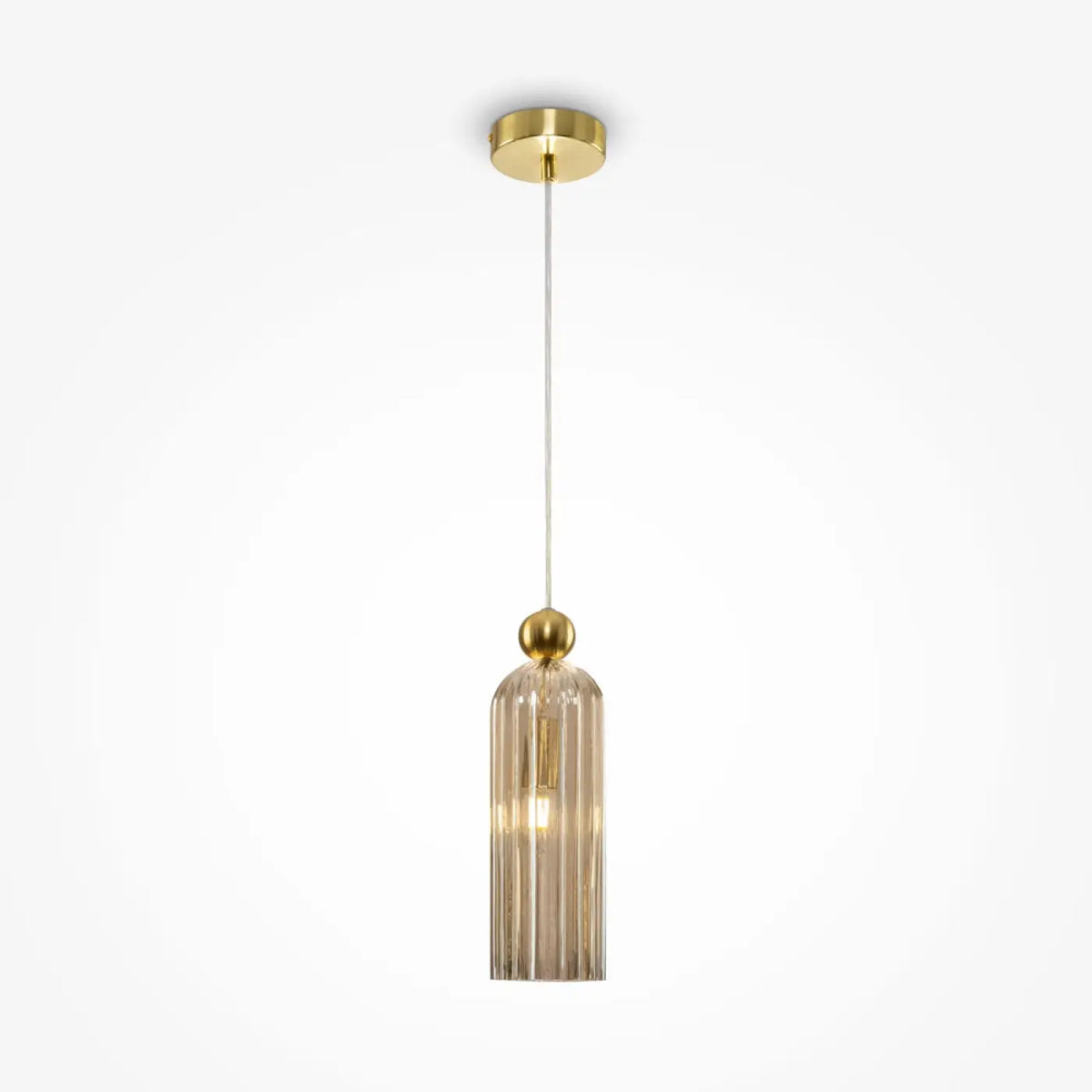 Suspension fine en verre strié sur monture dorée, culot E14