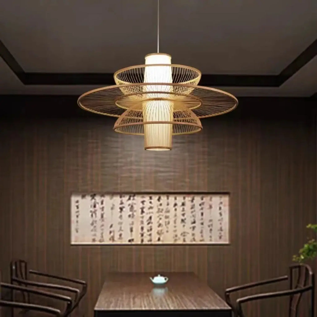 Suspension en bambou au design géométrique, style zen