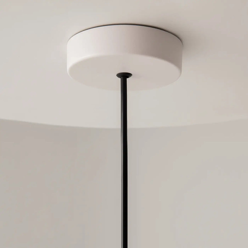 Suspension conique en métal mat, 35 cm, quatre coloris