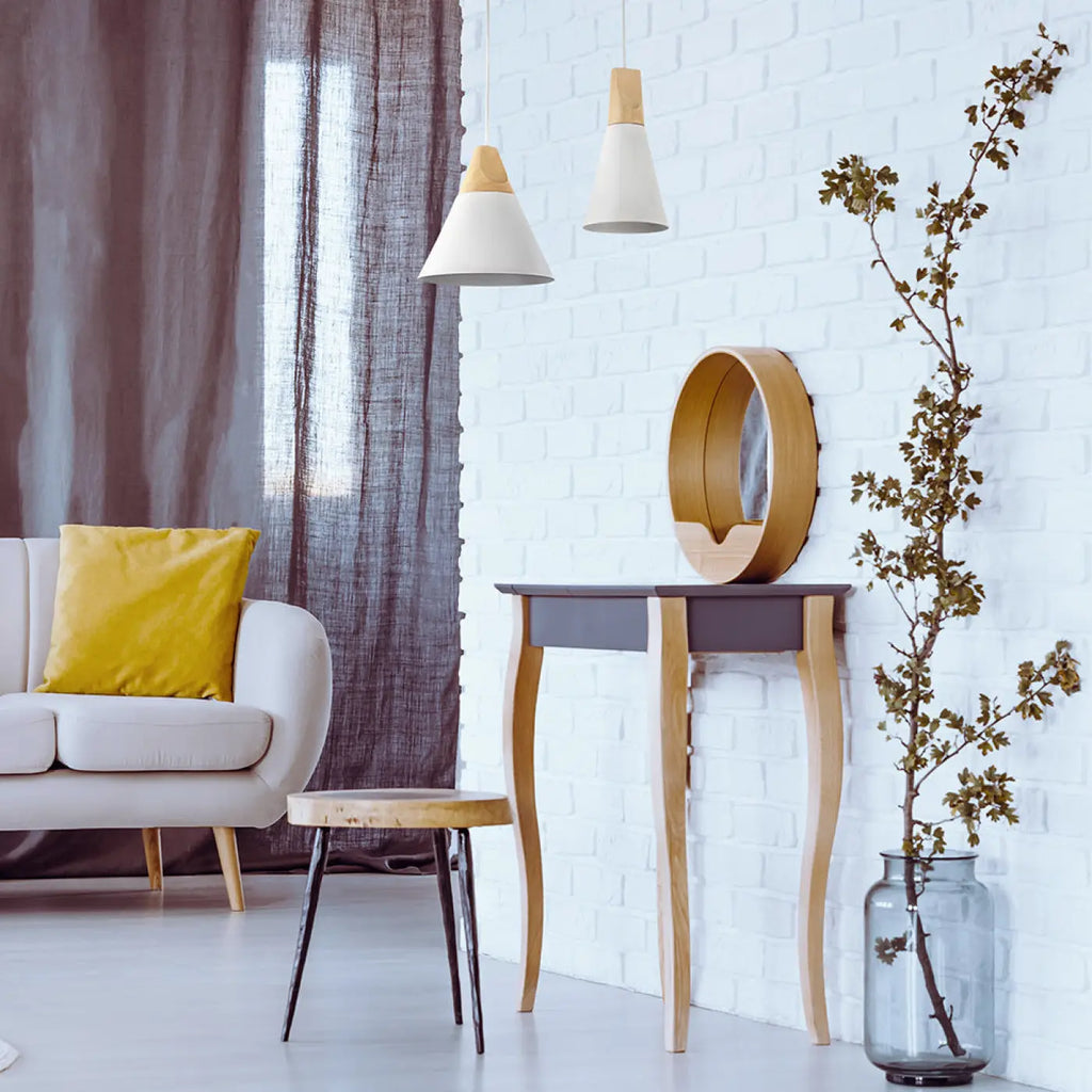 Suspension conique scandinave en métal et bois de hêtre