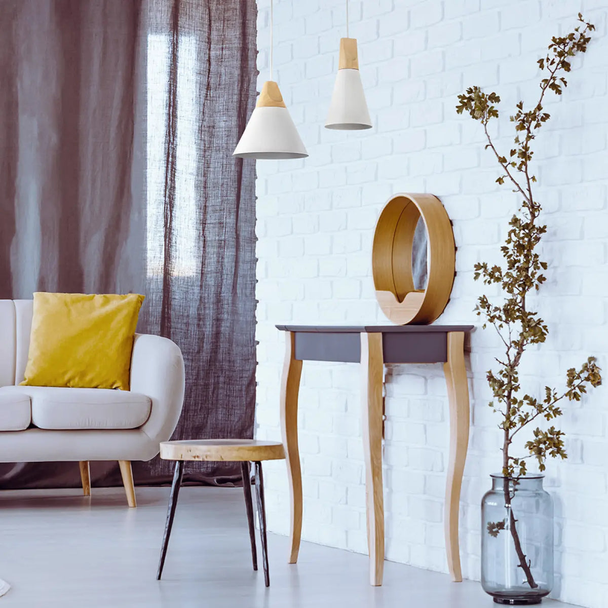 Suspension conique scandinave en métal et bois de hêtre
