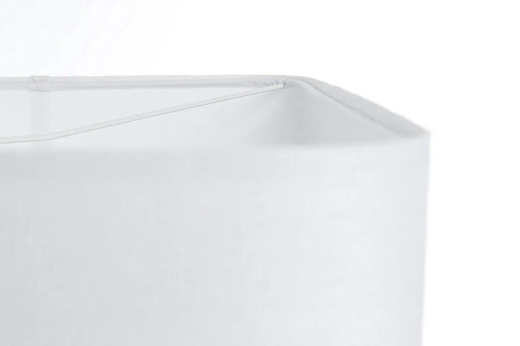 Suspension en tissu blanc, forme enveloppante et graphique