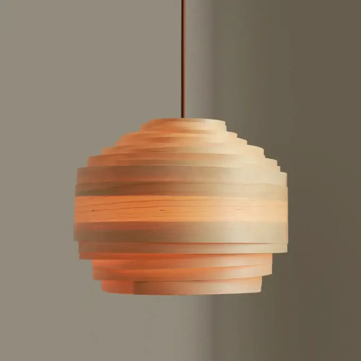 Suspension en bois à lumière douce et tamisée