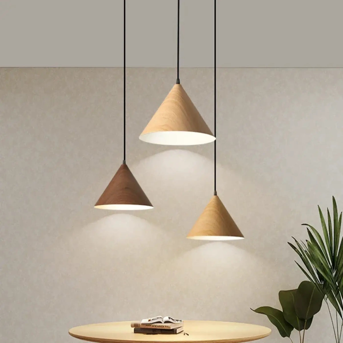 Suspension cône en bois massif au style nordique, 2 coloris
