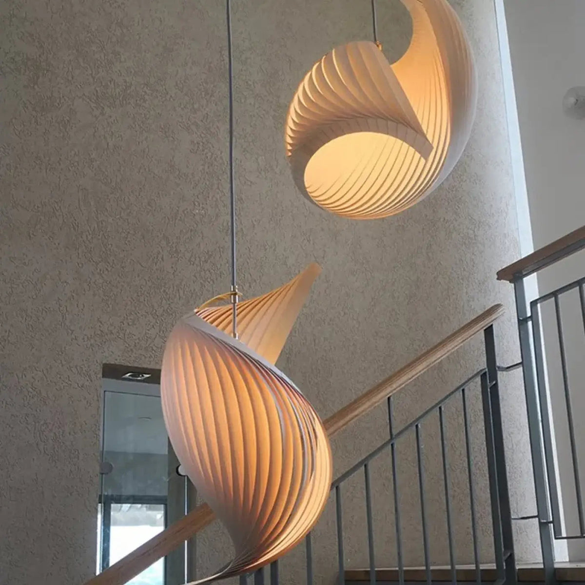 Suspension en bois à forme torsadée, quatre tailles S à XL