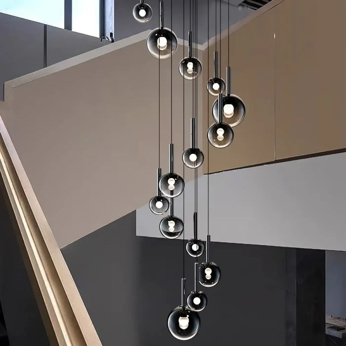Suspension cascade de boules noires, tailles S à XL