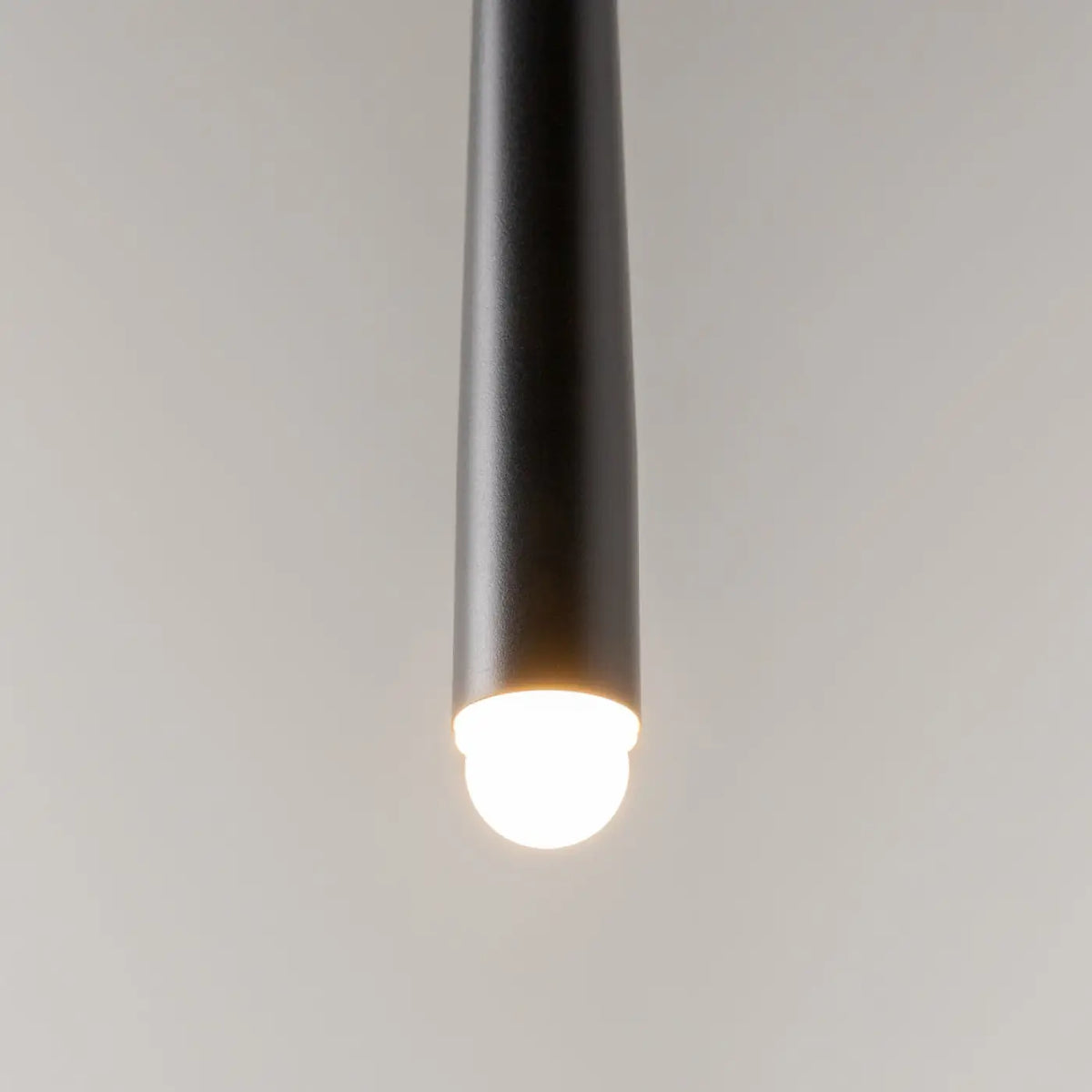 Suspension LED conique allongée en aluminium, noir ou doré, noir