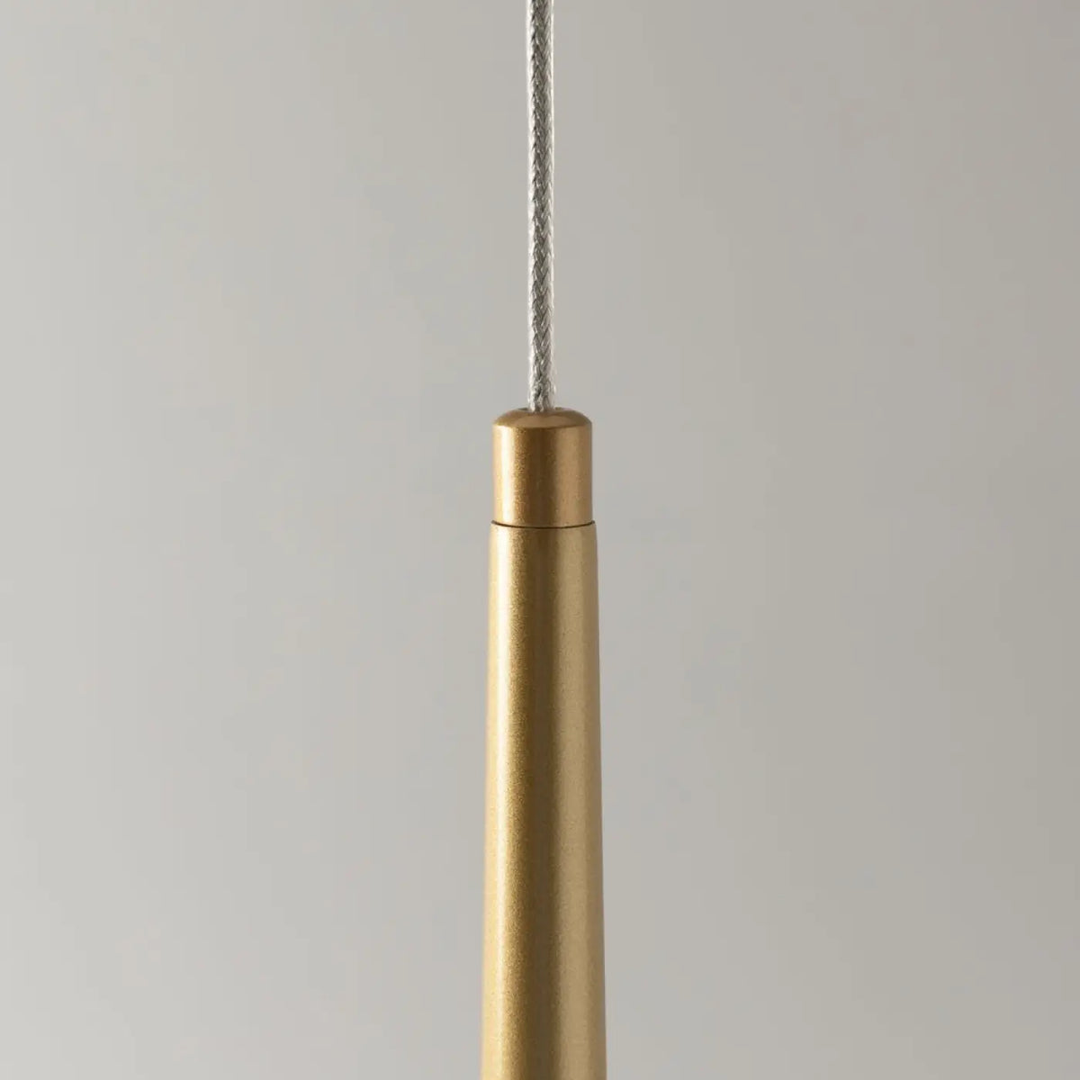 Suspension LED conique allongée en aluminium, noir ou doré