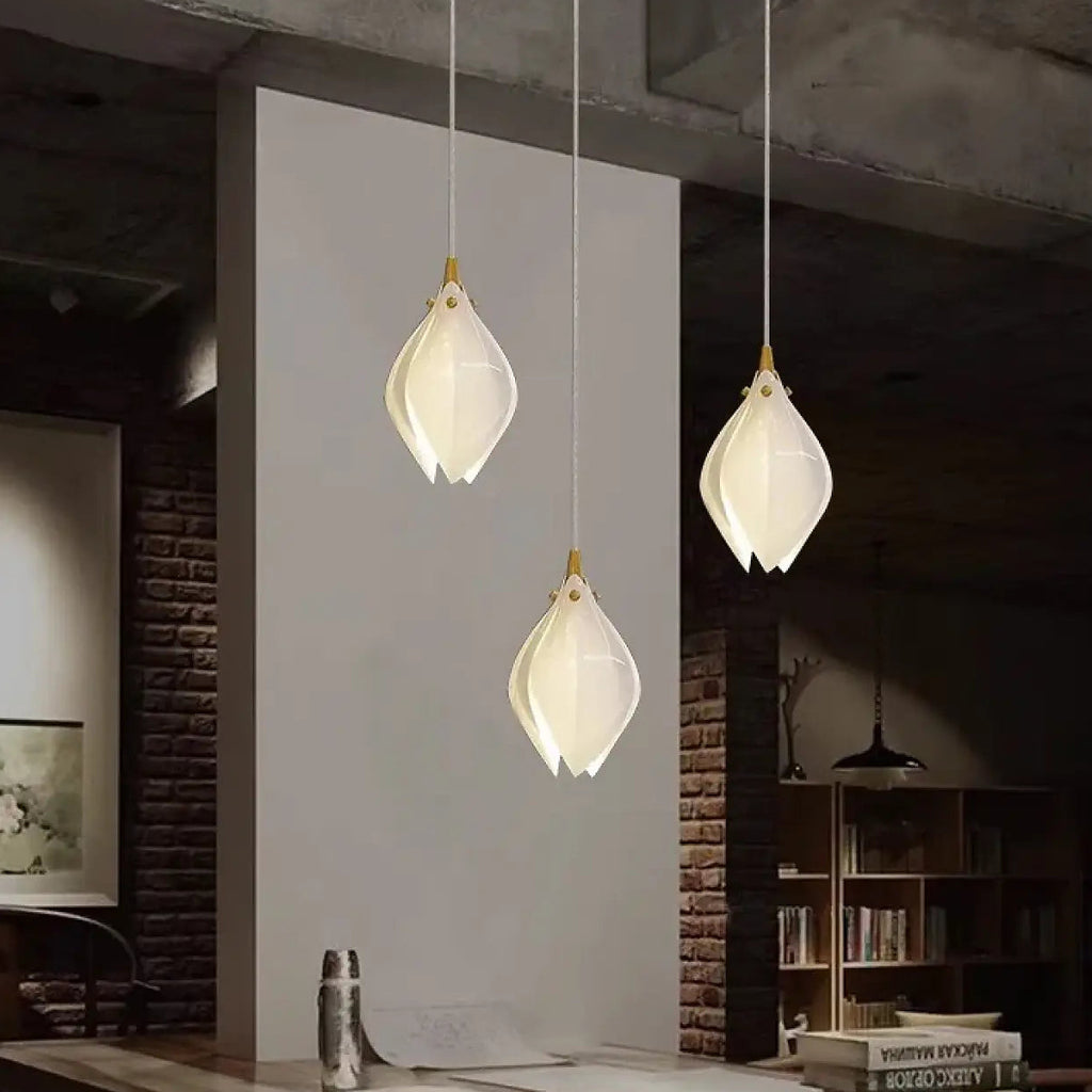 Lustre LED en cascade de pampilles en feuilles dorées, cinq tailles