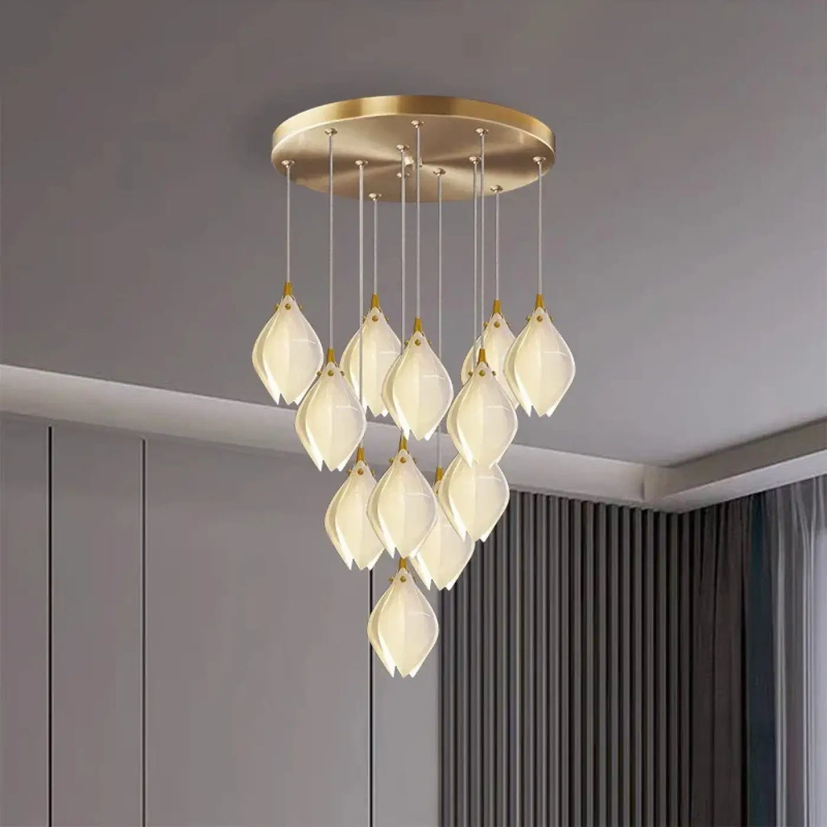 Lustre LED en cascade de pampilles en feuilles dorées, cinq tailles