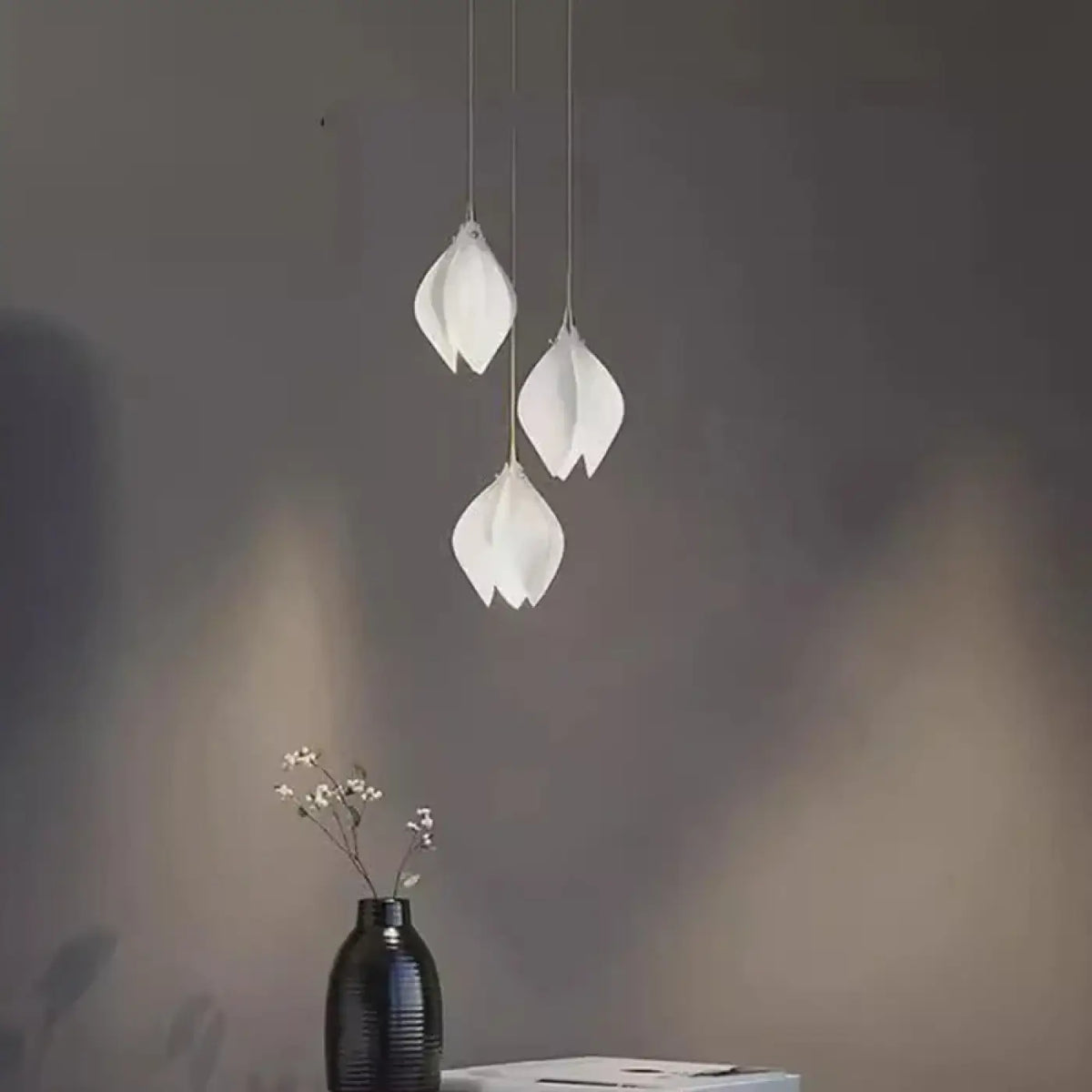 Lustre LED en cascade de pampilles en feuilles dorées, cinq tailles