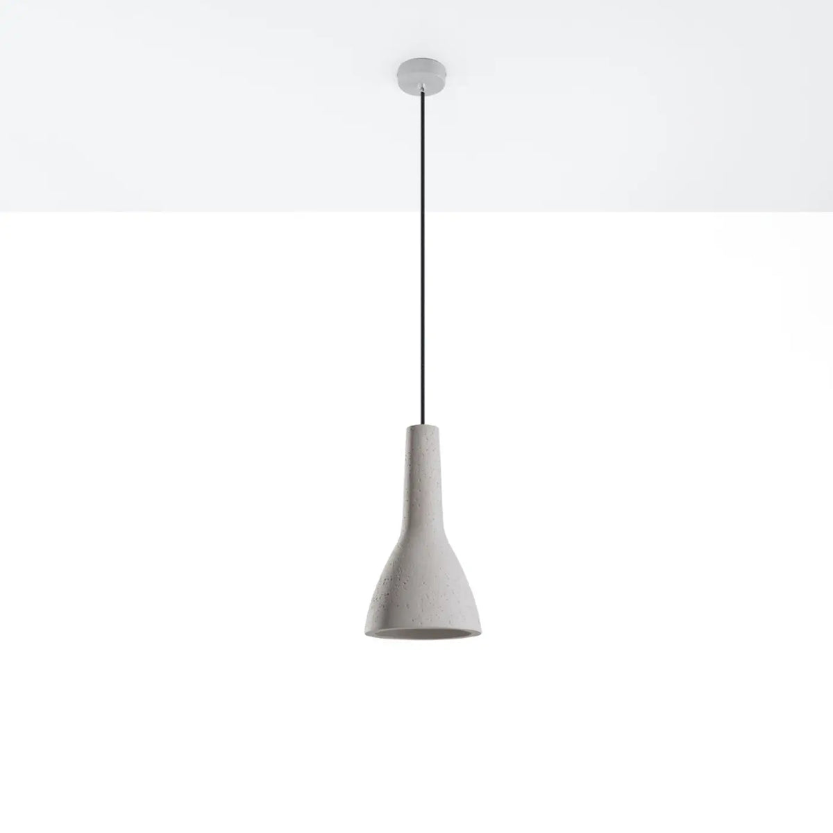 Suspension cloche élancée en béton gris clair, 17 cm
