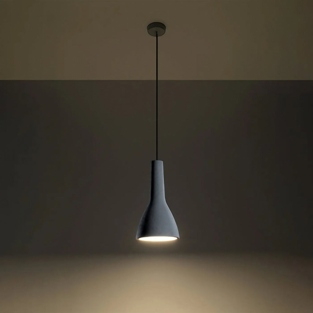 Suspension cloche élancée en béton gris clair, 17 cm
