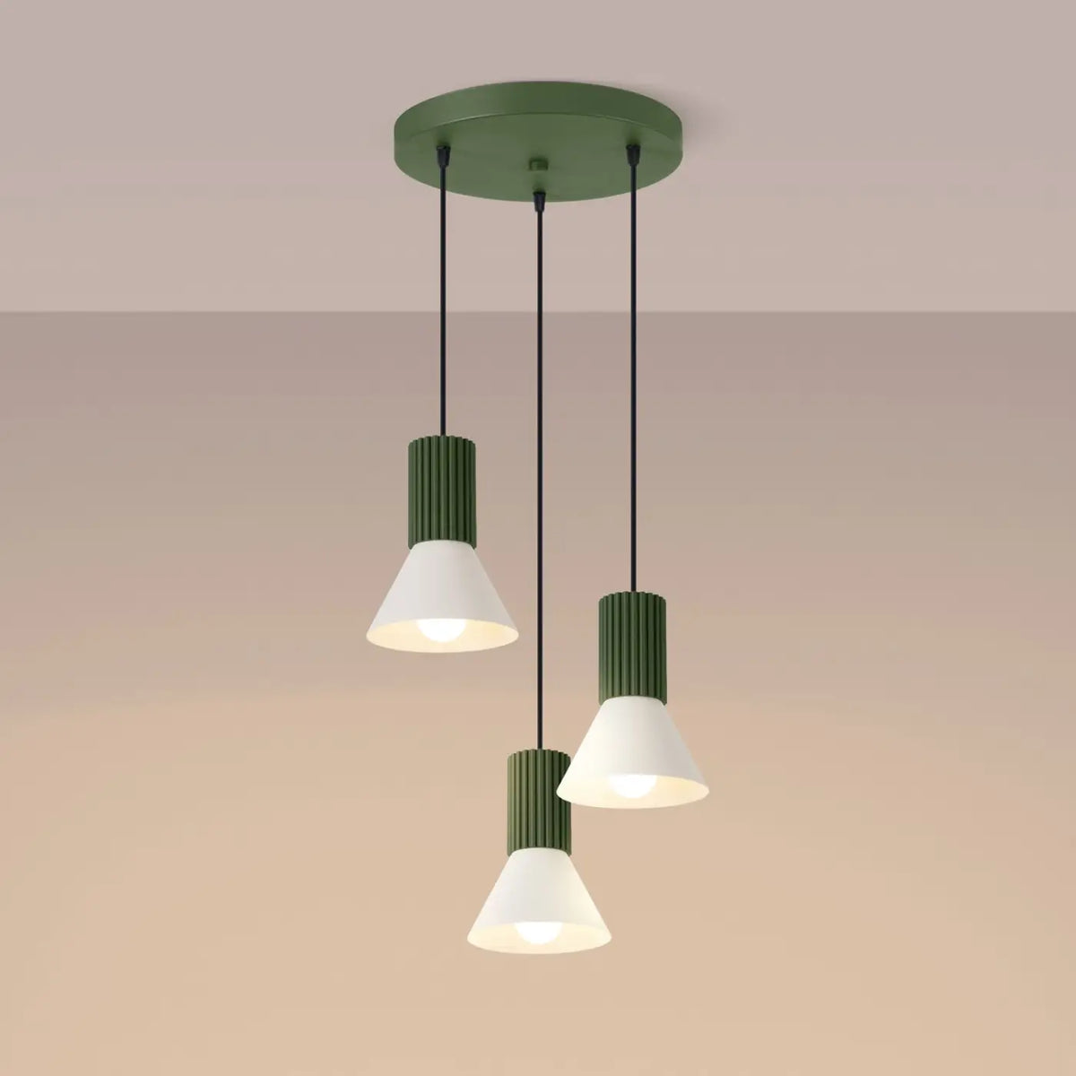 Suspension petit cône cannelé, 1 ou 3 lumières, trois finitions