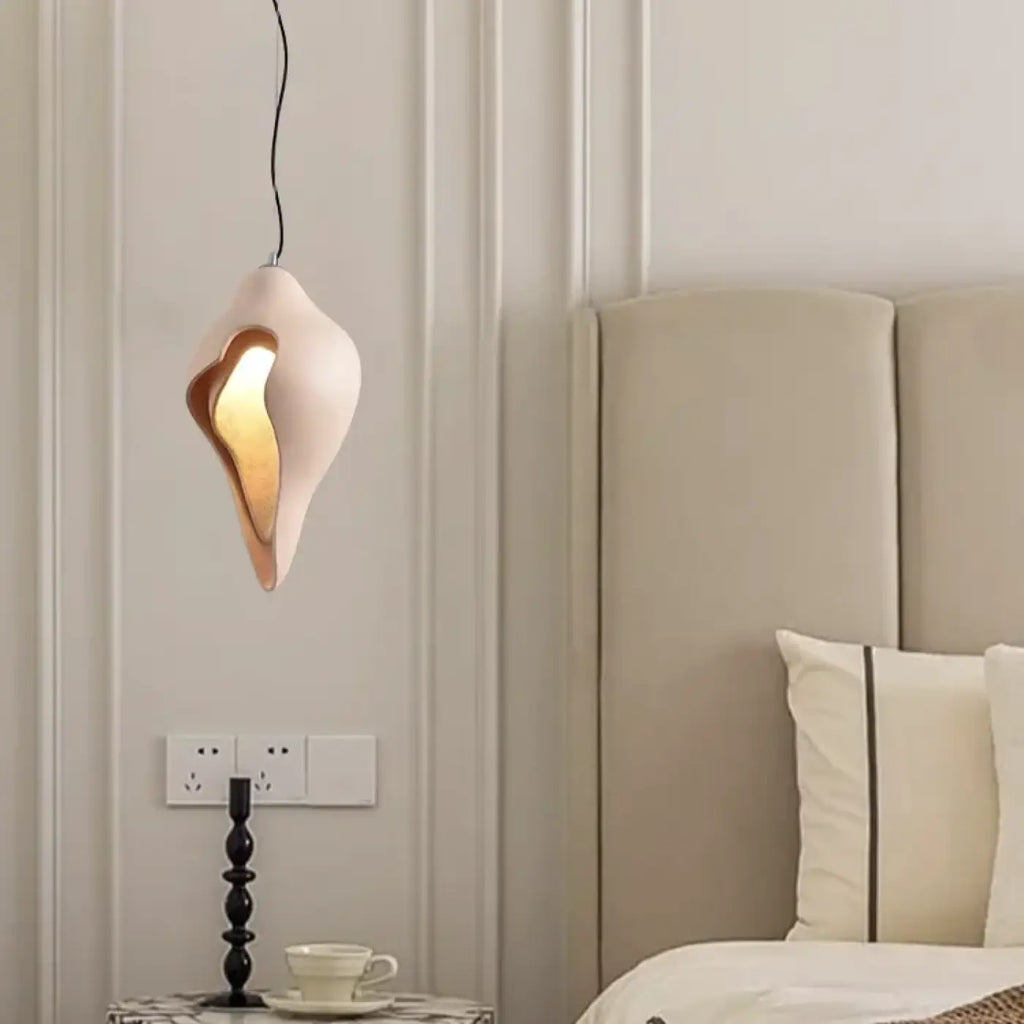 Suspension contemporaine aux formes organiques, tailles S et M