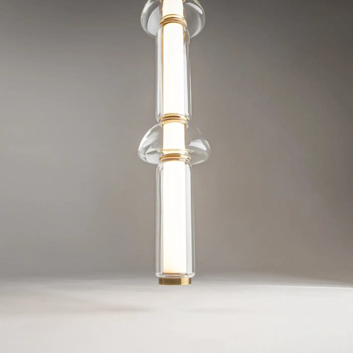 Suspension LED linéaire en verre rayé de 98 cm, noir ou doré
