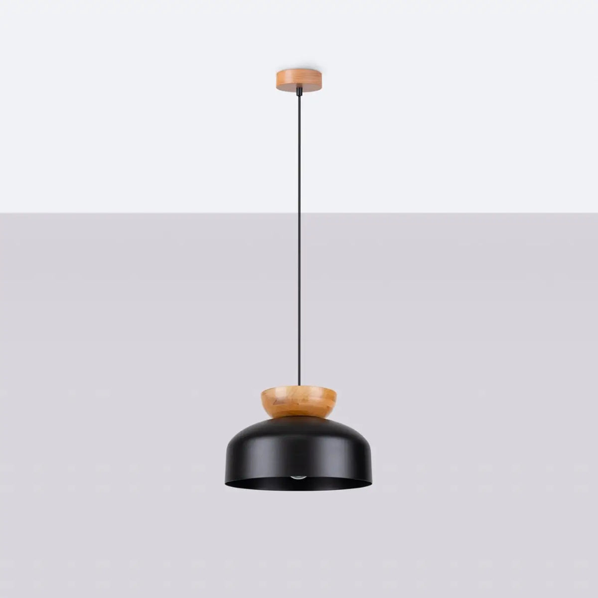 Suspension coupole en acier coiffée de bois, blanc ou noir, noir/bois naturel