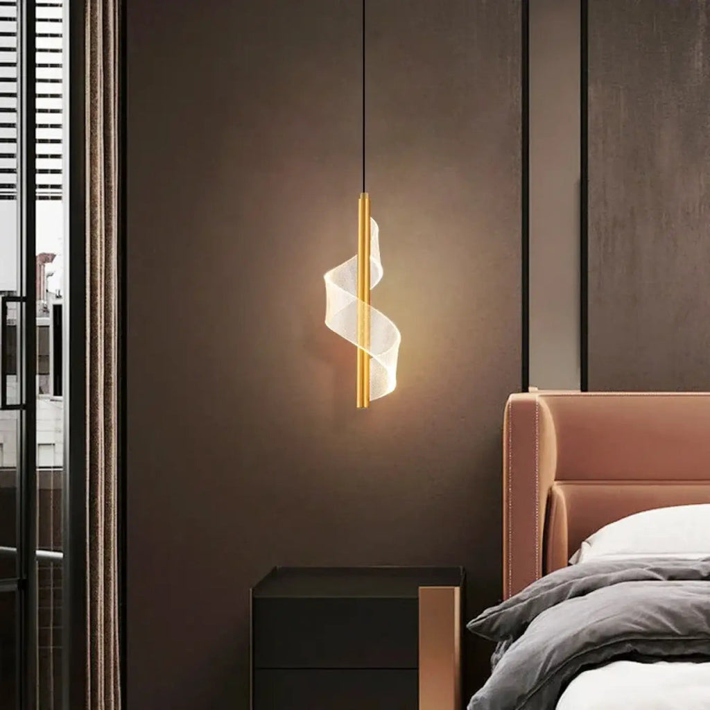 Lustre à pampilles noir ou doré, au design contemporain