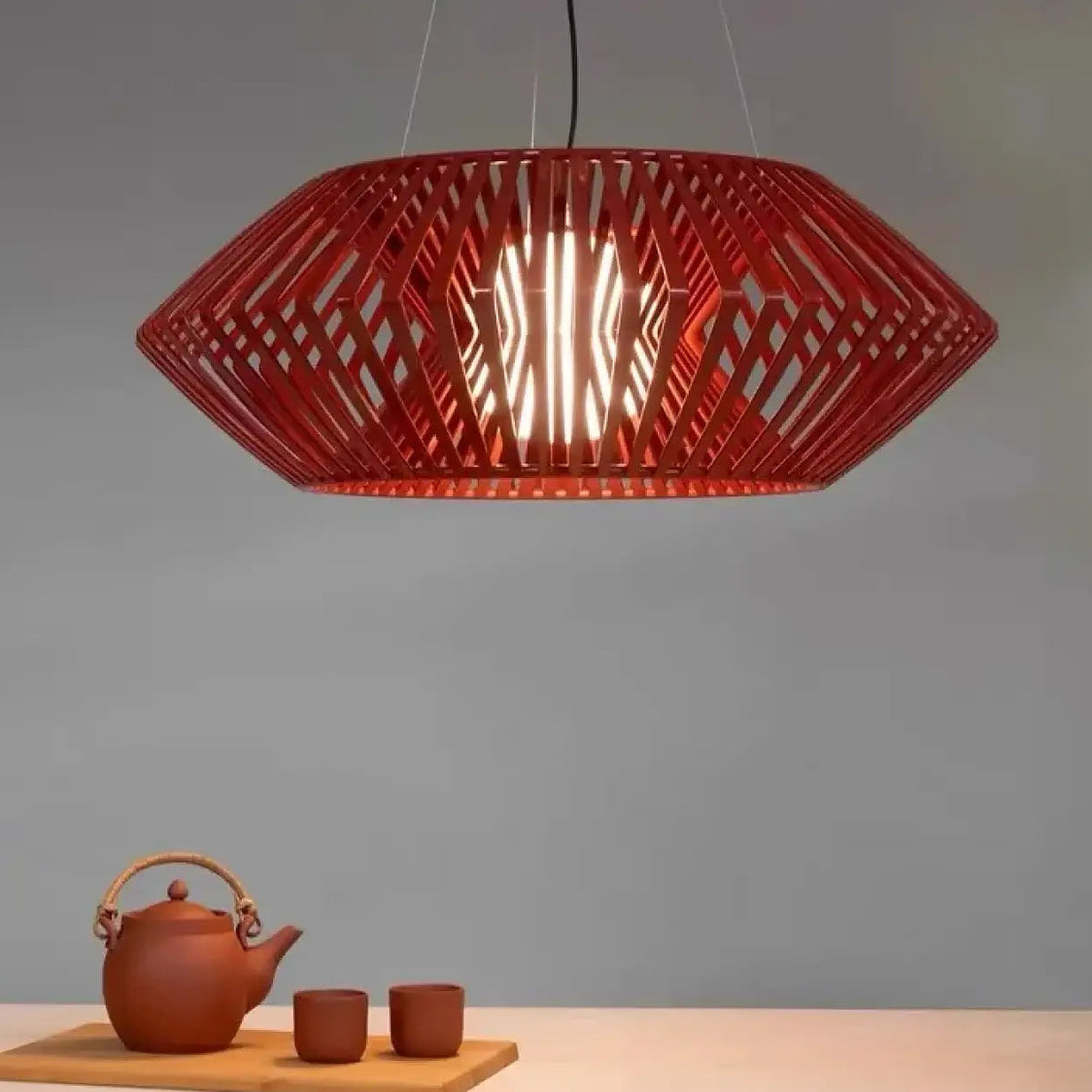 Suspension ajourée en bois pour table à manger, trois coloris, rouge