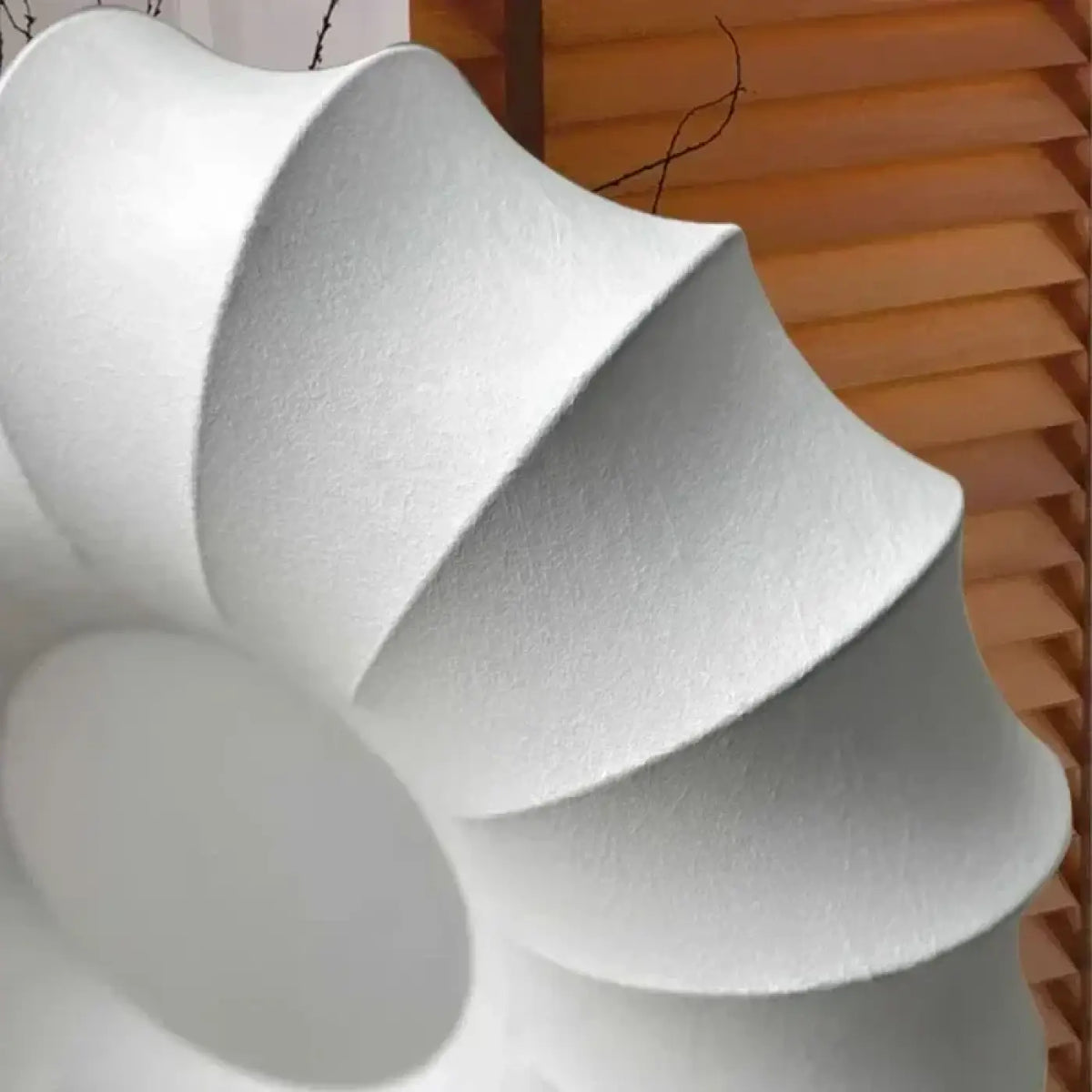Suspension abat-jour en tissu blanc et bois, tailles S et M