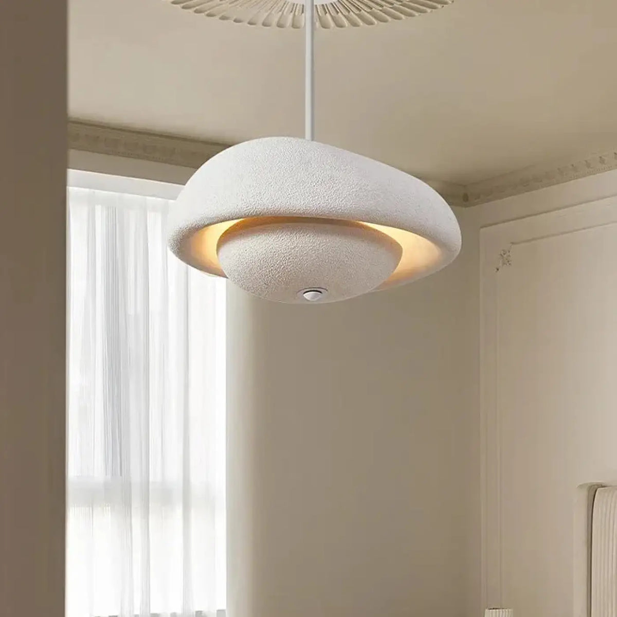 Suspension minimaliste à halo lumineux, blanc, gris ou noir, blanc