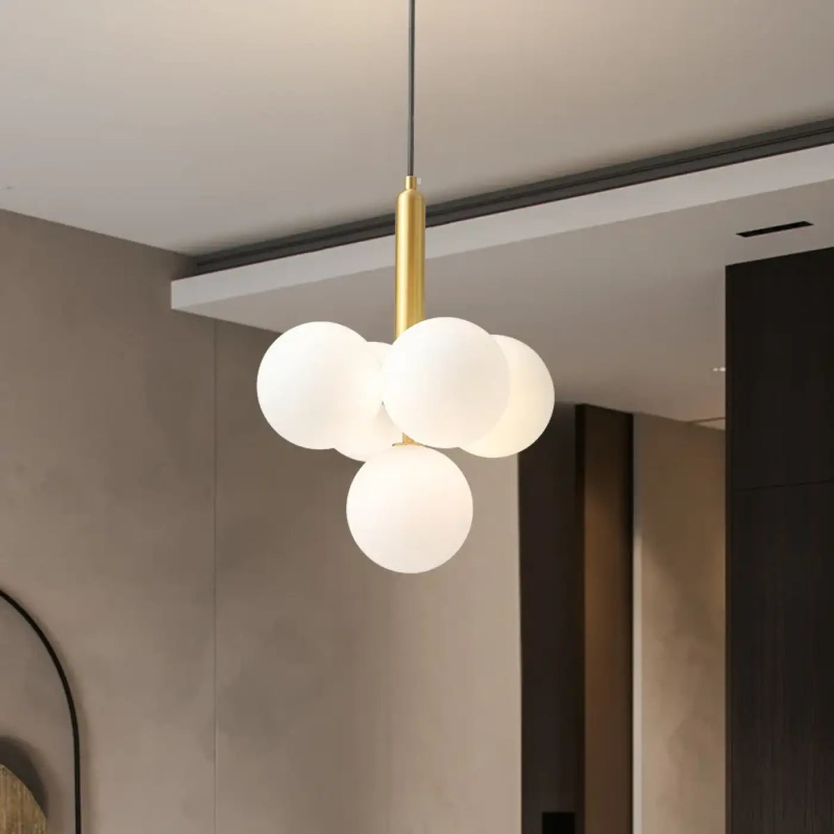 Suspension à sphères en verre opalin, deux modèles