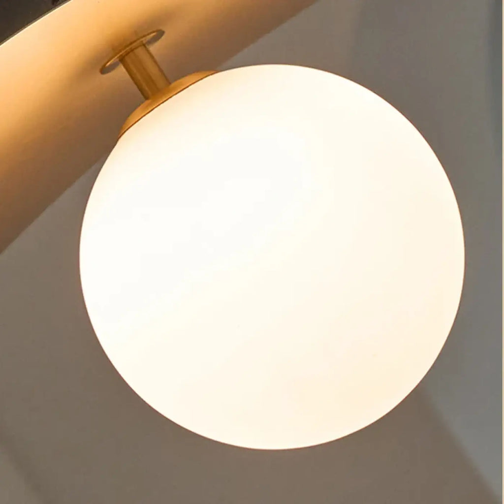 Suspension noir et doré avec globe blanc, tailles S et M