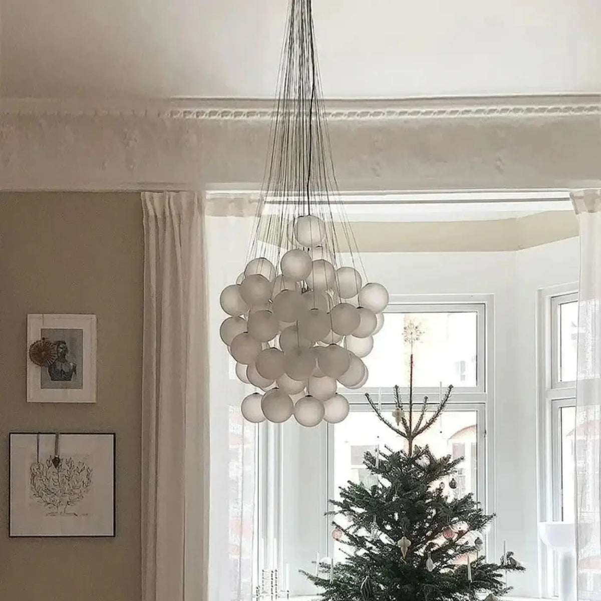 Suspension à globes de verre contemporaine, blanche ou argentée, argenté