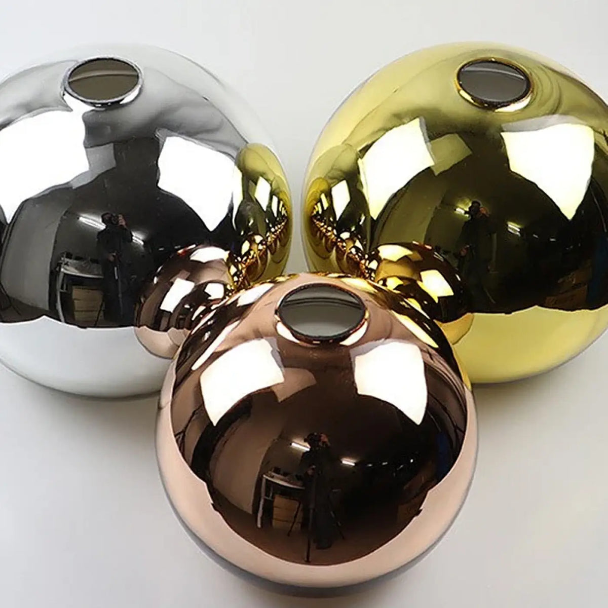 Suspension en verre teinté contemporaine, doré, argenté ou rose