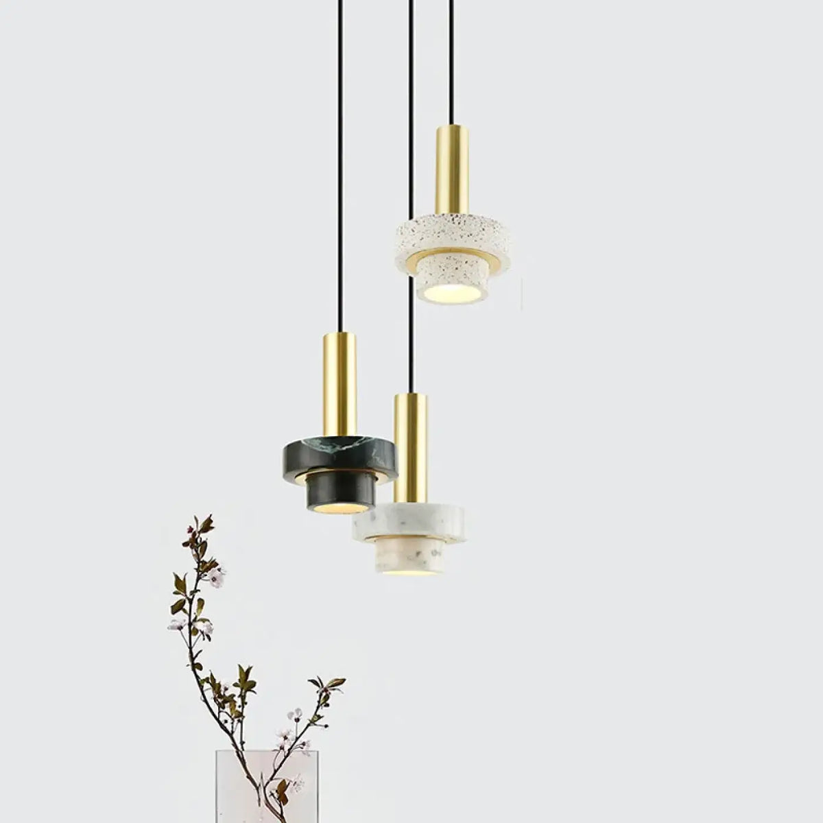 Suspension en laiton et terrazzo, blanc, gris ou noir, gris