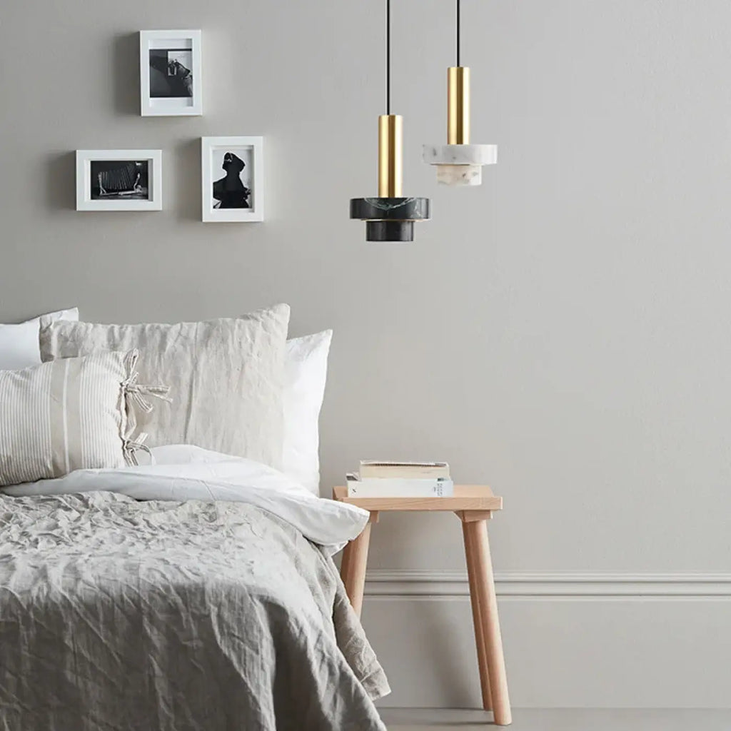 Suspension en laiton et terrazzo, blanc, gris ou noir, blanc