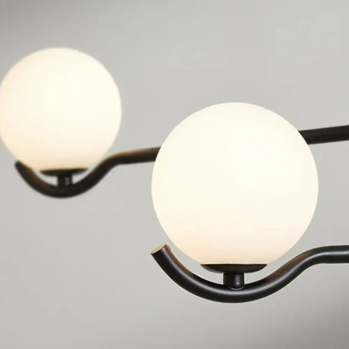 Suspension minimaliste à boules lumineuses, noir ou doré