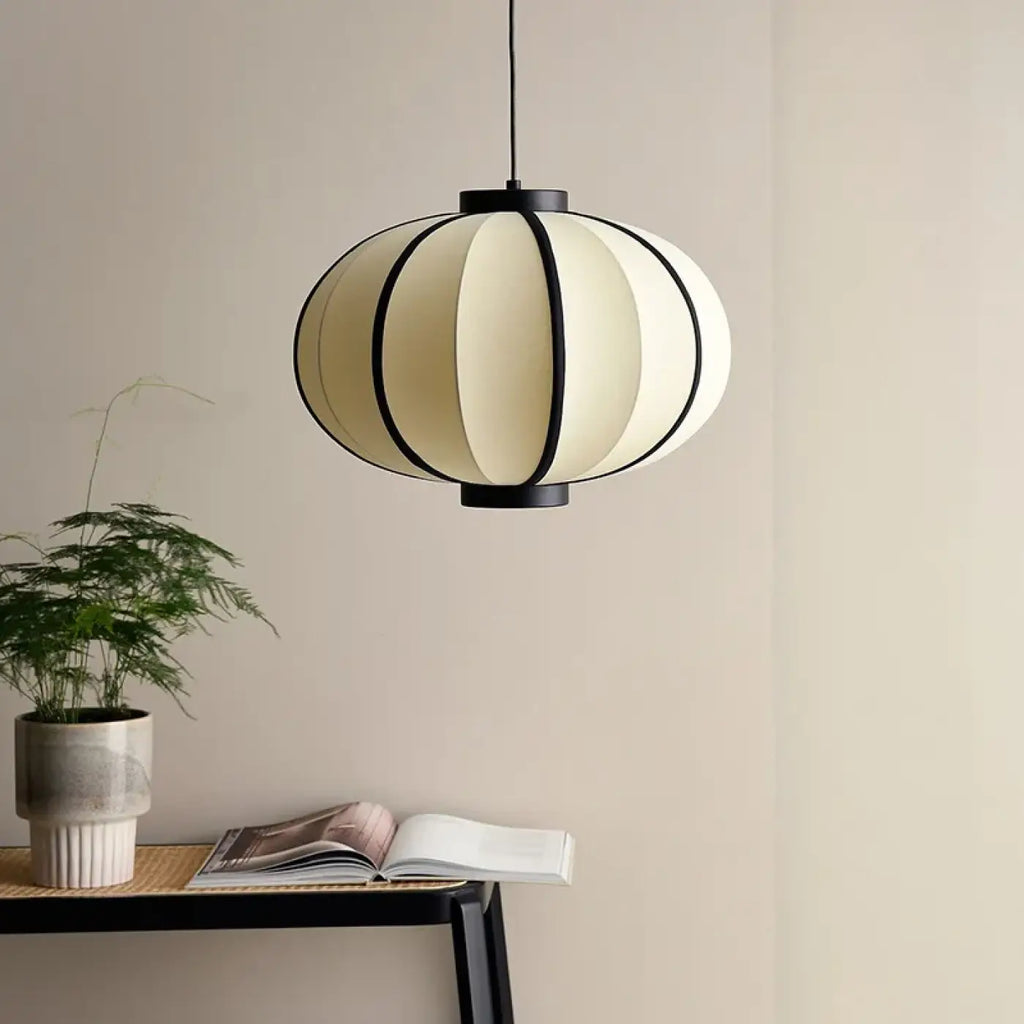 Suspension minimaliste en tissu écru et noir, du S au XL