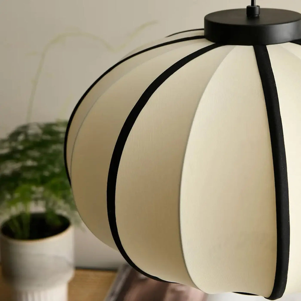 Suspension minimaliste en tissu écru et noir, du S au XL